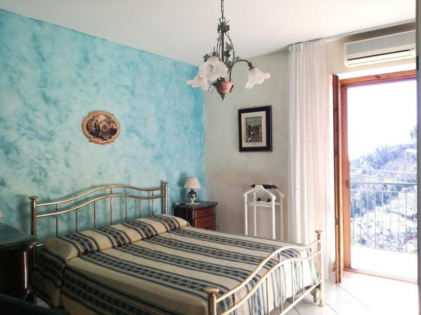 Domus Gaia Bed & Breakfast อามาลฟี ภายนอก รูปภาพ