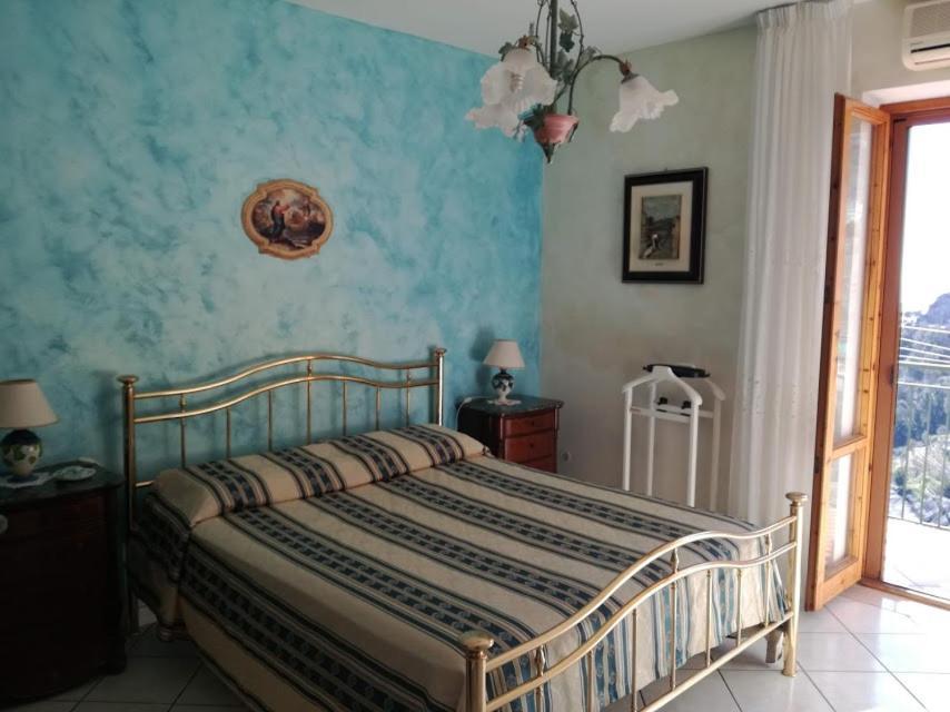 Domus Gaia Bed & Breakfast อามาลฟี ภายนอก รูปภาพ