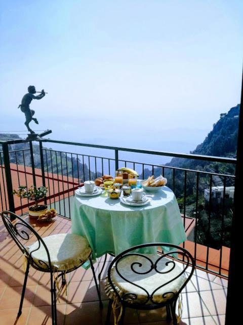 Domus Gaia Bed & Breakfast อามาลฟี ภายนอก รูปภาพ