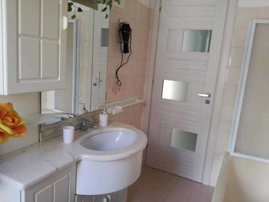 Domus Gaia Bed & Breakfast อามาลฟี ภายนอก รูปภาพ